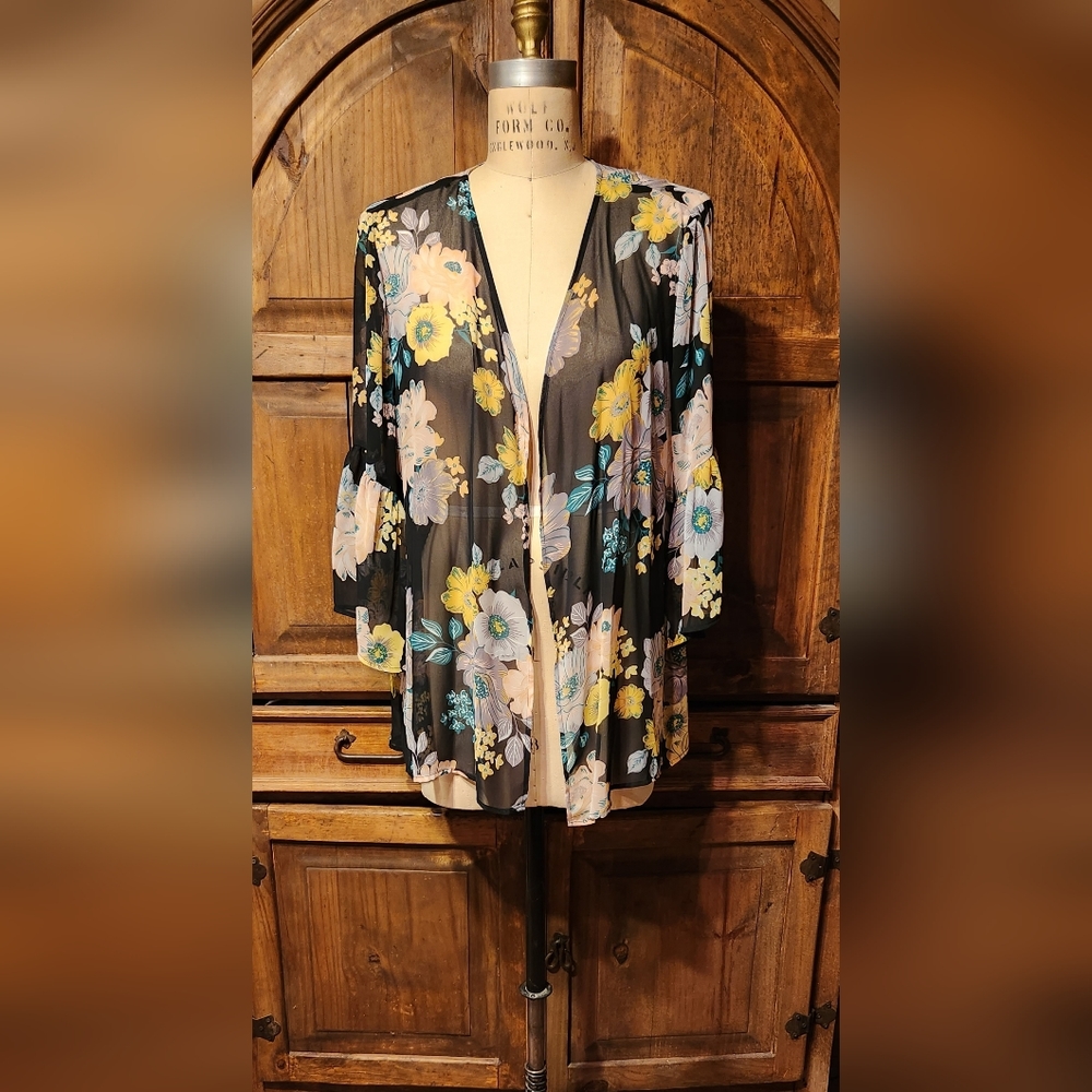 Chiffon open front jacket by Style & Co. Size medium.
